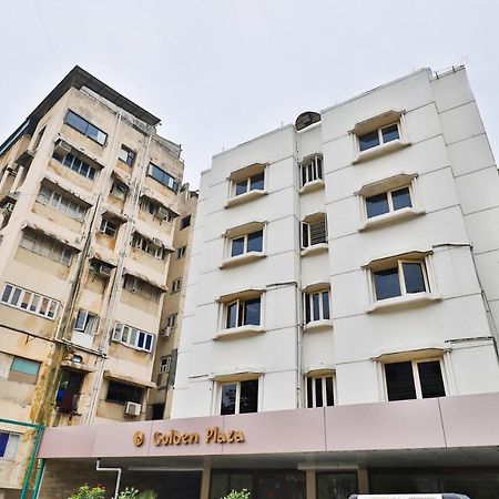 Oyo 2351 Hotel Golden Plaza Ahmedabad Bagian luar foto