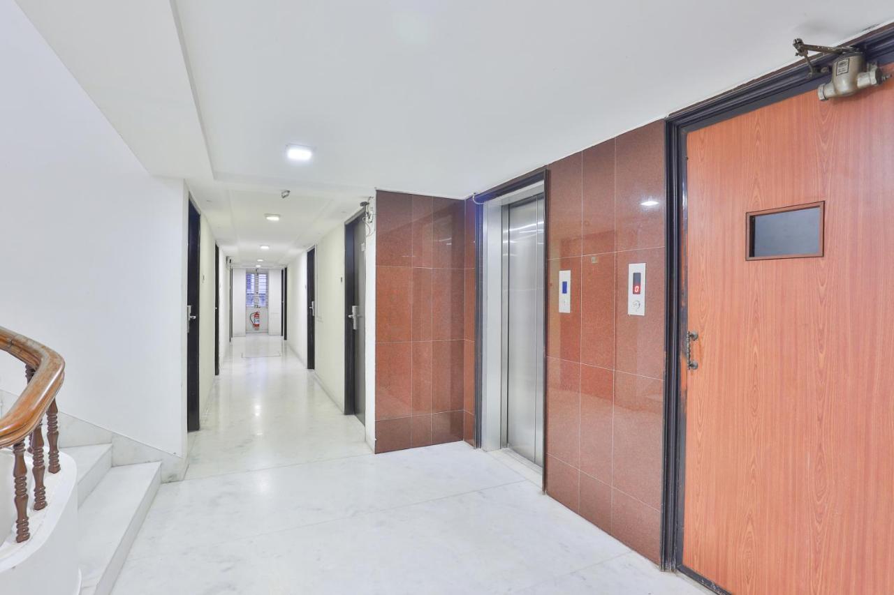 Oyo 2351 Hotel Golden Plaza Ahmedabad Bagian luar foto