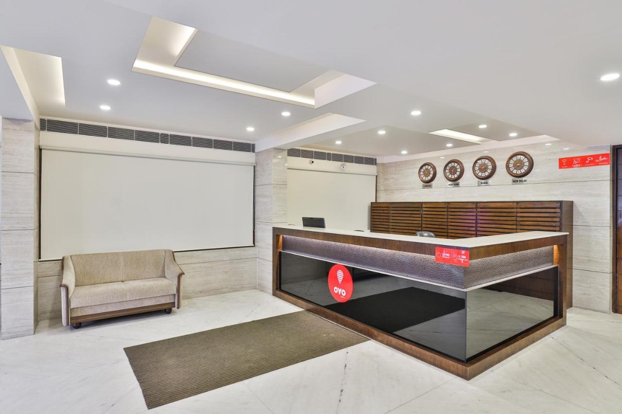 Oyo 2351 Hotel Golden Plaza Ahmedabad Bagian luar foto